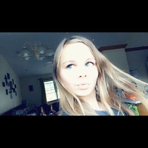 Meet your Posher, Lydia